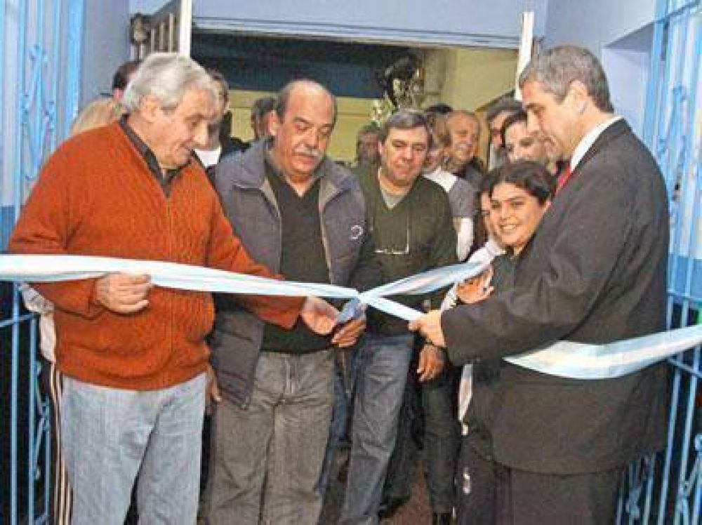El Intendente inaugur� obras en el Club Estrella del Sud Las mismas se llevaron a cabo en el marco del Programa 