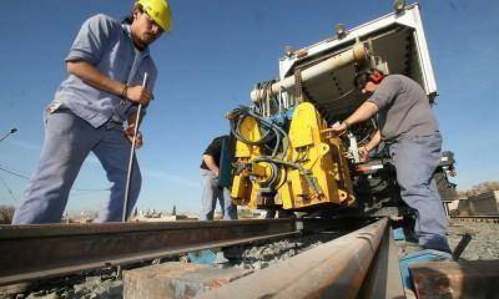 Avanzan hasta Capital las obras para concretar el metrotranv�a