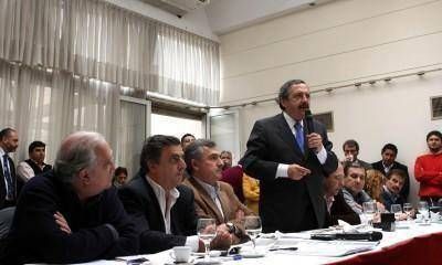 La presencia de Ernesto Sanz en un acto de Ricardo Alfons�n sorprendi� al cobismo
