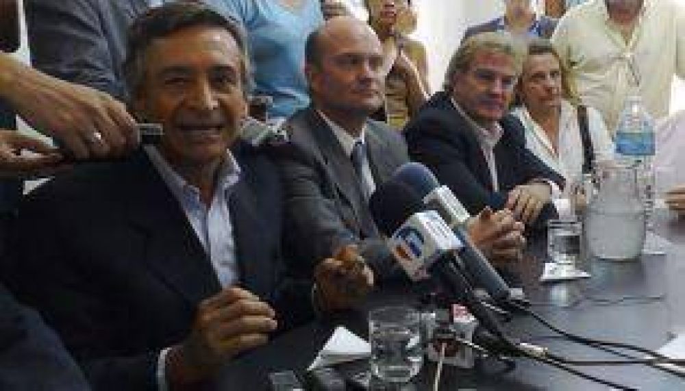 La oposici�n unida en apoyo al 82% m�vil para jubilados  