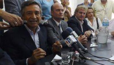 La oposici�n unida en apoyo al 82% m�vil para jubilados  