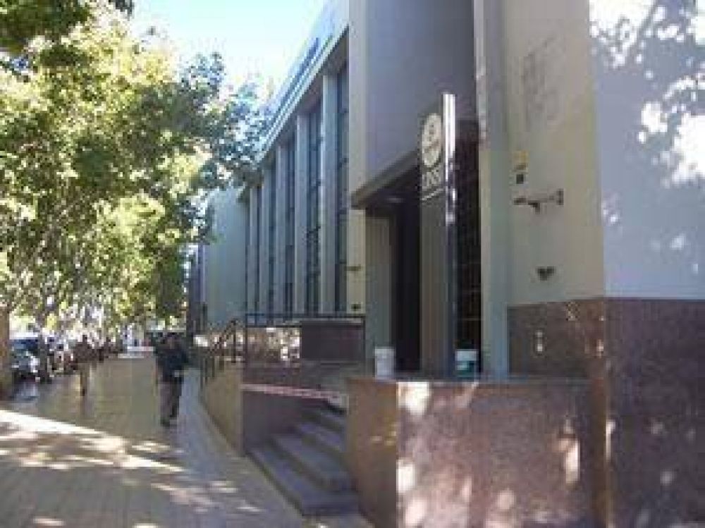 Venci� el plazo para sancionar a Cayetano Dara en la Universidad 