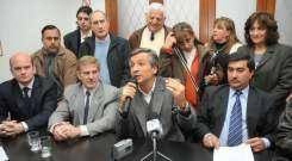 Oposici�n no vota a Gioja por su perfil kirchnerista