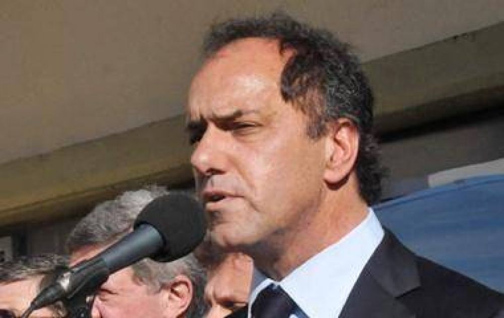 El Gobernador podr�a venir en agosto