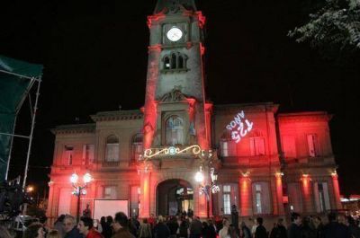 Agenda P�blica, Camino al 125 Aniversario: Se realiz� la iluminaci�n del Palacio Municipal y el acondicionamiento del Reloj Hist�rico