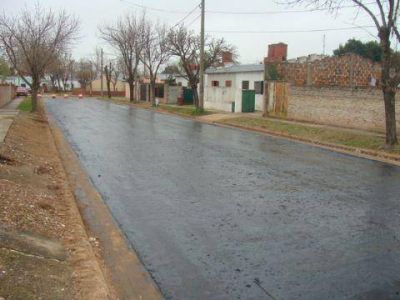  	 Informe sobre trabajos realizados Contin�an las obras de pavimentaci�n