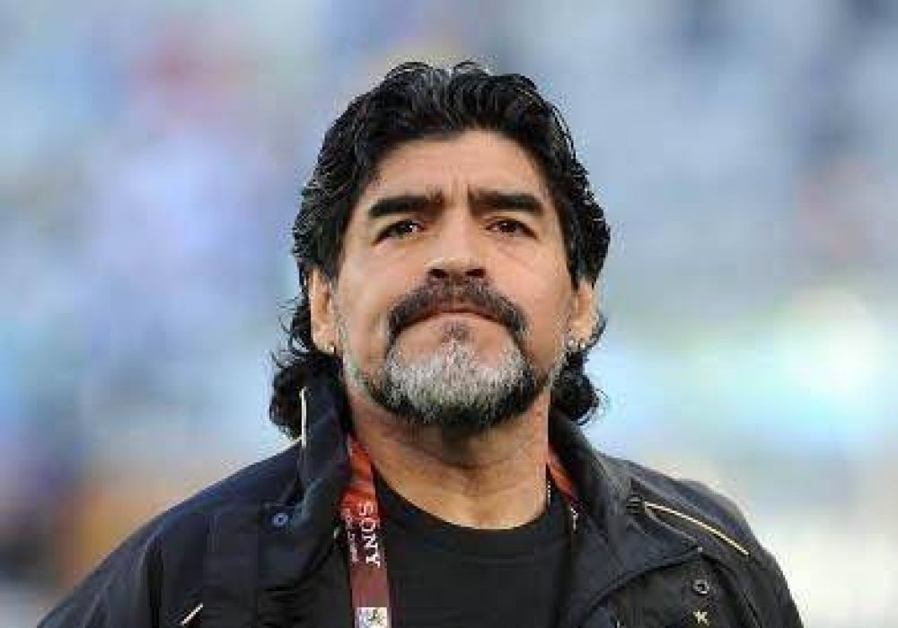 Proponen realizar un monumento a Maradona
