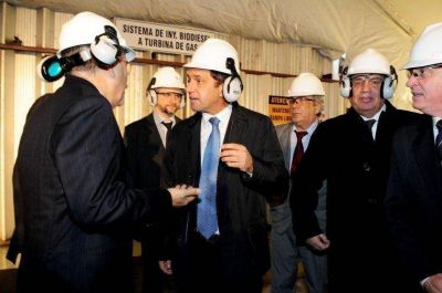 Casi acompa�� a Daniel Scioli en inauguraci�n de Planta Biodiesel
