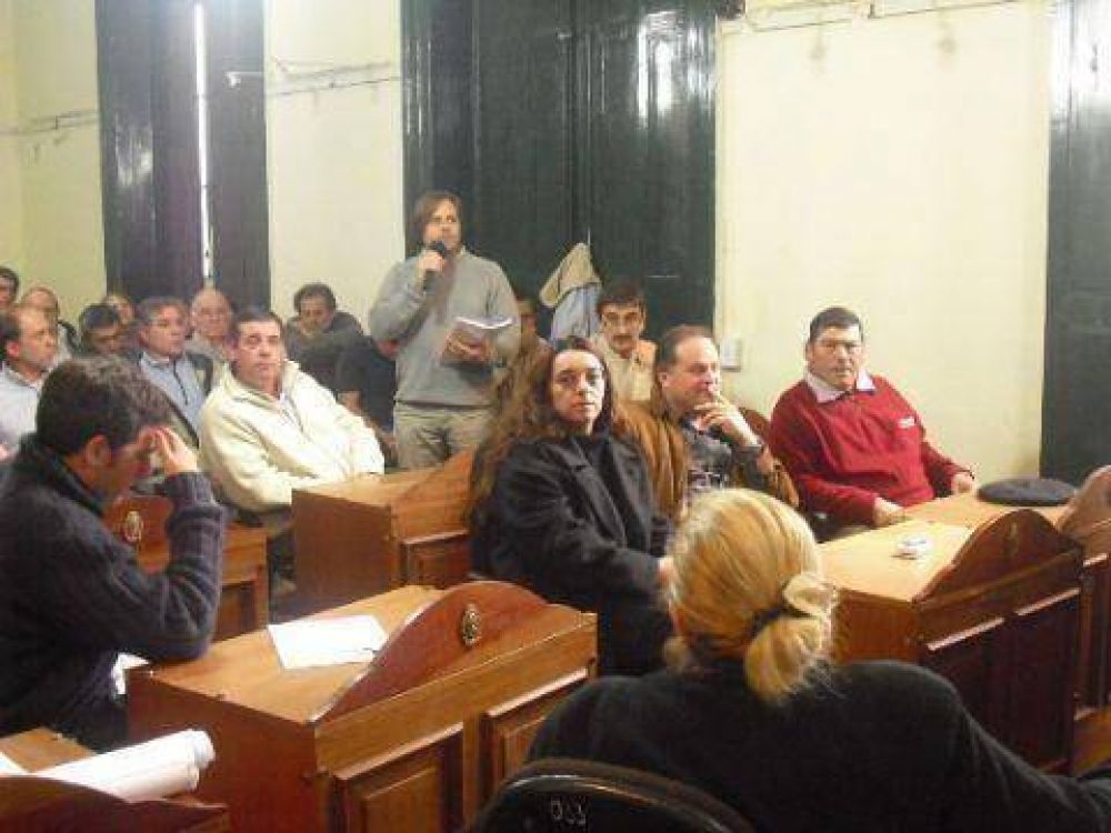 Duros reclamos de vecinos y autoridades Autoridades provinciales volvieron a comprometer obras para el R�o Areco
