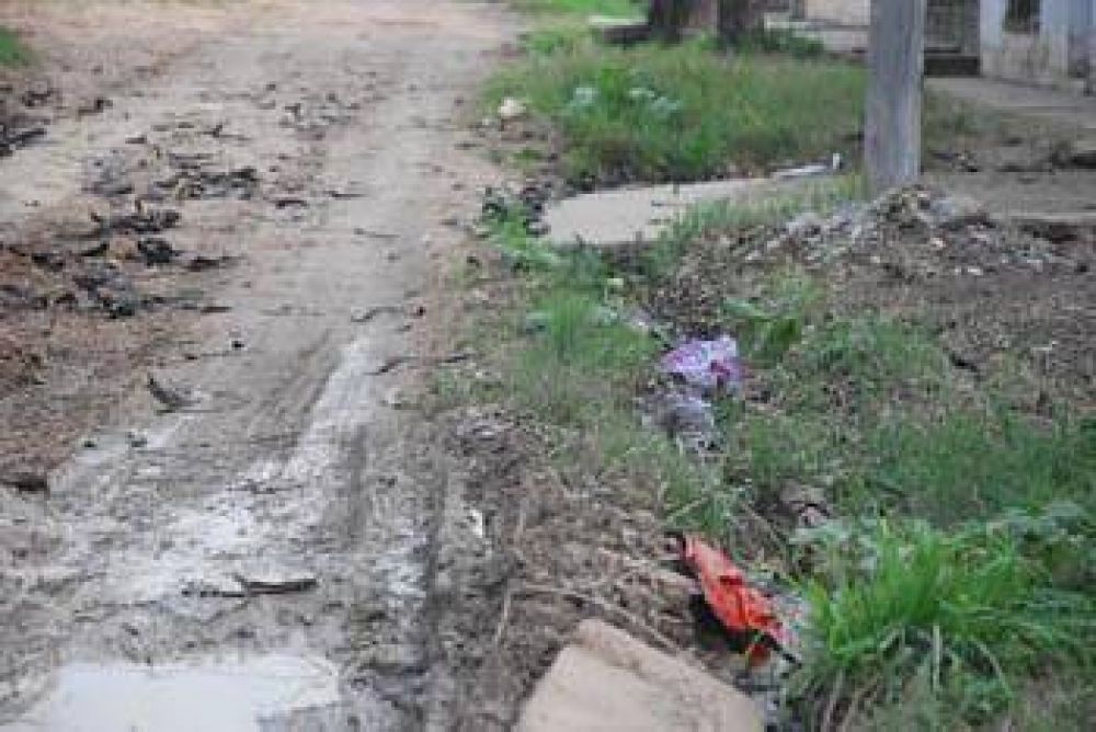 Aguas servidas Malestar en Villa Angus