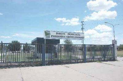 Las empresas Molina y LP Aberturas se radicar�n en el Parque Industrial