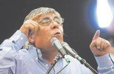  Moyano amenaza con conflictos y paros para presionar por Ganancias  