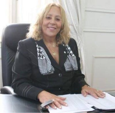 La Intendente Giroldi convocar� a la Comisi�n Pro-Defensa de L�mites para resolver la cuesti�n del territorio isle�o pretendido por Zarate