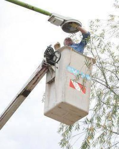 Por los barrios: El Municipio avanza en la reparaci�n del Alumbrado P�blico