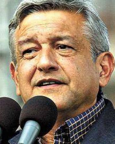 L�pez Obrador lanz� su candidatura en M�xico