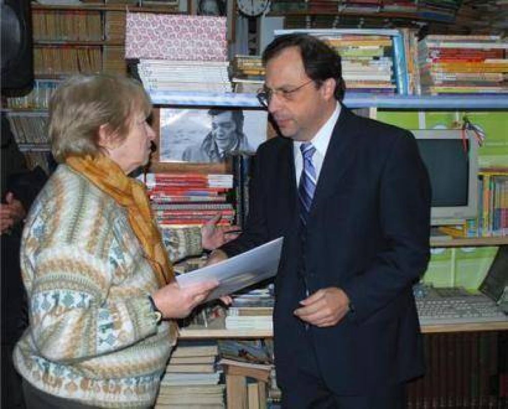 Dar�o Giustozzi otorg� subsidio a la Casa de la Cultura de Longchamps 
