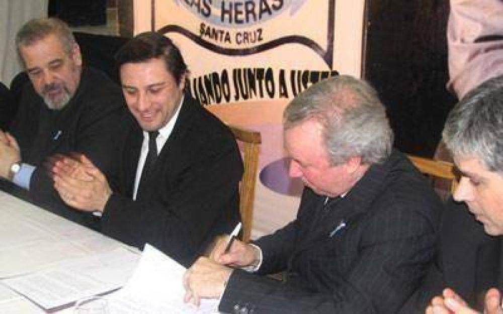 Pese a la nieve, Peralta arrib� a Las Heras para el aniversario