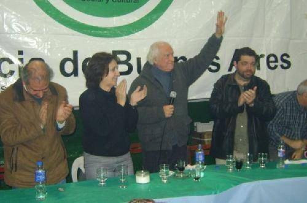Pino Solanas: �Este tren ha comenzado a construirse� afirm� en un acto en Lan�s