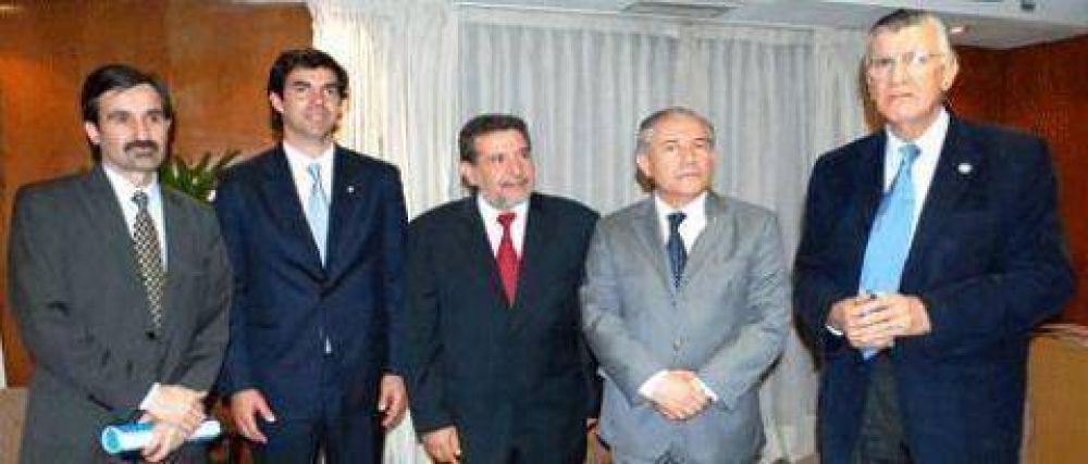 Gobernadores de provincias cordilleranas de acuerdo en no tocar los glaciares