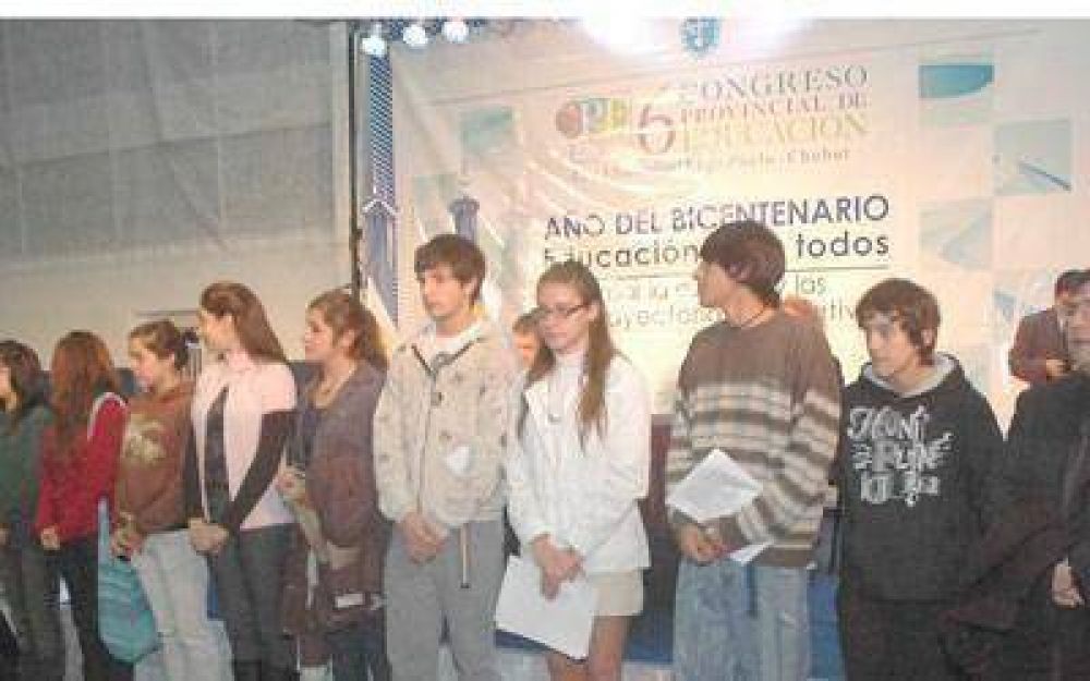 Docentes de Chubut debaten en Lago Puelo