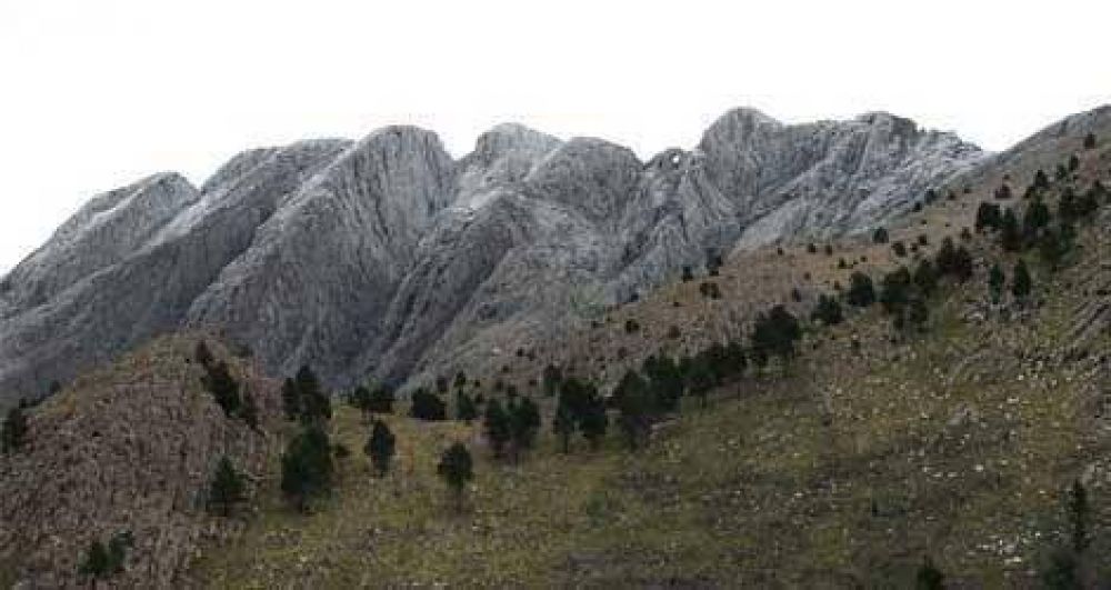 La ola polar trajo nevadas en Sierra de la Ventana, ya los cerros se ti�eron de blanco 