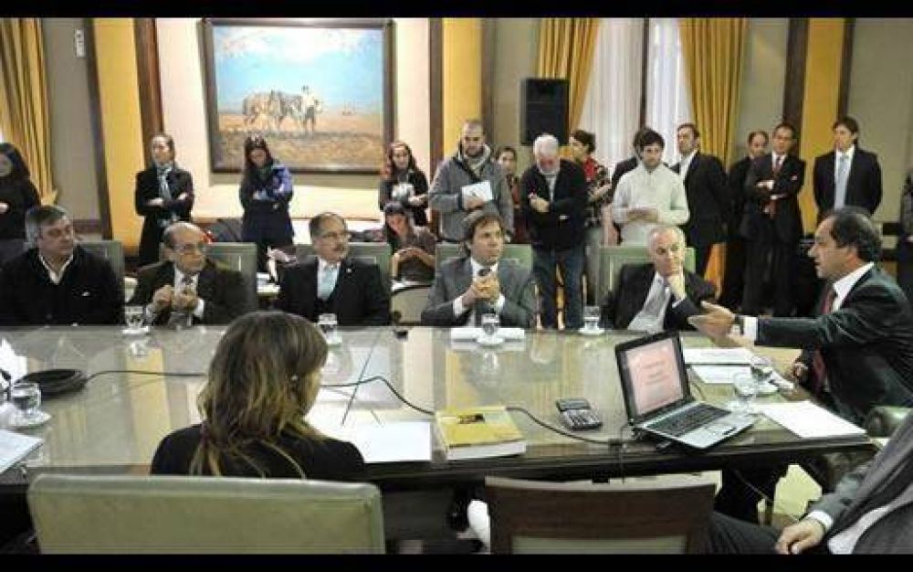 Adecuaci�n del Presupuesto 2010: Carlos Selva fue parte de un encuentro con Daniel Scioli