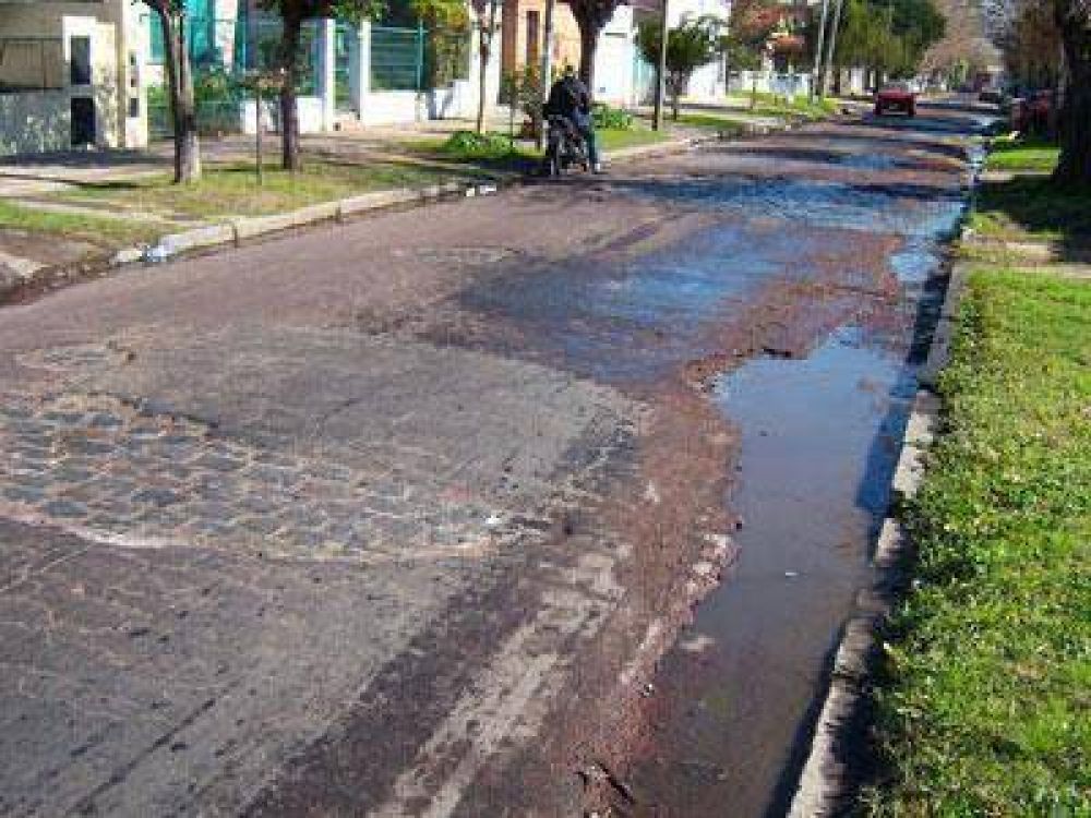 EN REMEDIOS DE ESCALADA Reclaman la repavimentaci�n de la calle Villegas