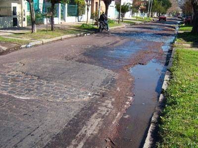 EN REMEDIOS DE ESCALADA Reclaman la repavimentaci�n de la calle Villegas
