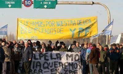 Los ex trabajadores de YPF cobrar�an su deuda en 30 d�as