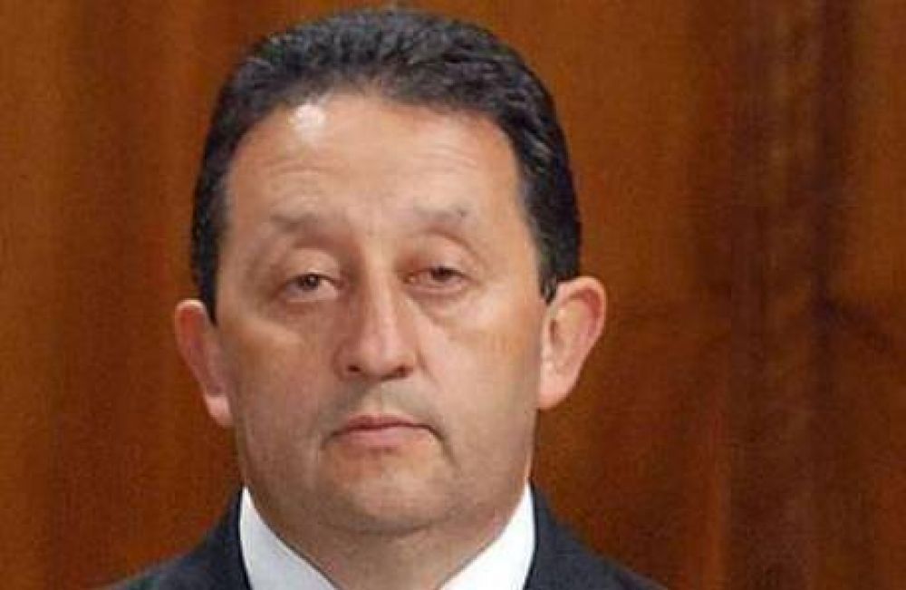 Ofensiva de la oposici�n para plantear cambios en el plan de Jaque que reestatiz� Obras Sanitarias