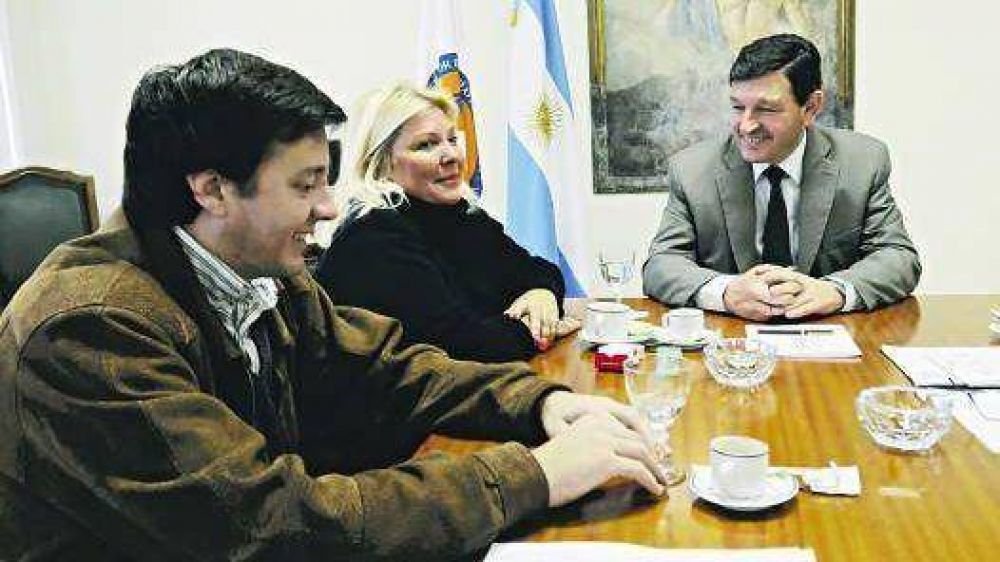 Para meter presi�n, Carri� fue a ver al Defensor del Pueblo