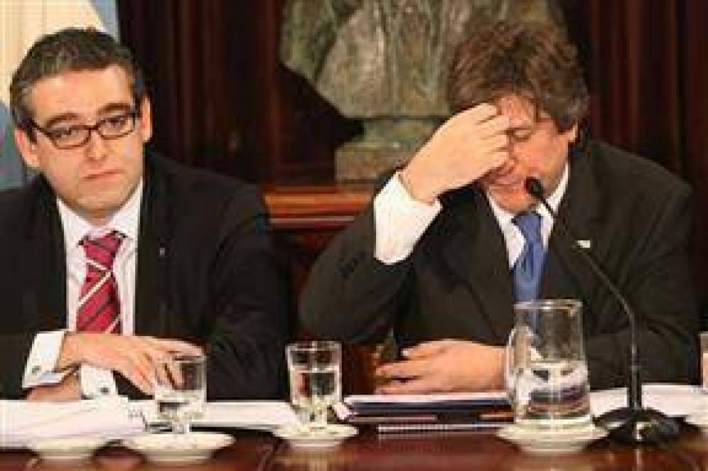 Boudou: "Con el 82% m�vil hay riesgo de default"