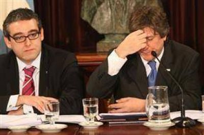 Boudou: "Con el 82% m�vil hay riesgo de default"