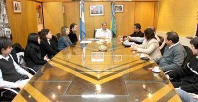 El Intendente se reuni� con integrantes de la Acci�n Cat�lica de Avellaneda-Lan�s