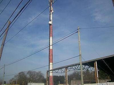 CLAYPOLE | HACE 20 A�OS QUE EST�N INSTALADAS Vecinos de Claypole reclaman el desmantelamiento de tres antenas