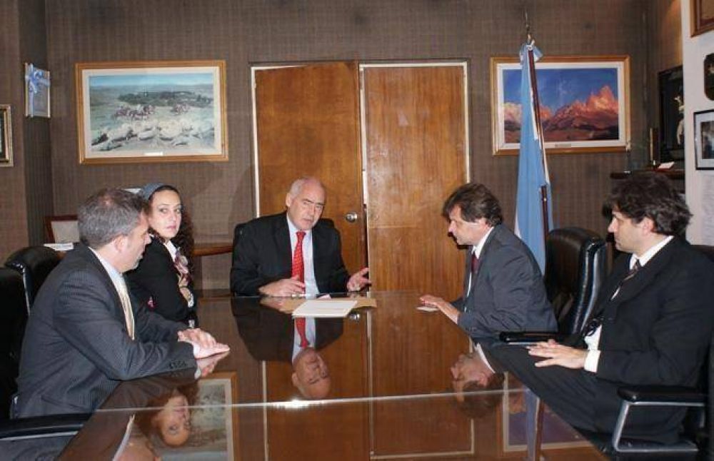 El intendente se reuni� con el ministro de Turismo de la Naci�n