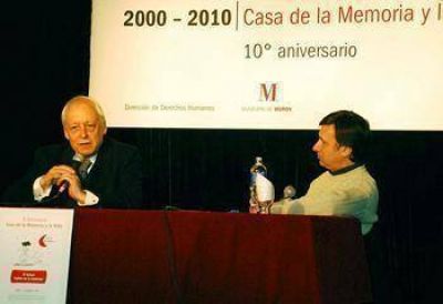 Horacio Verbitsky en la Casa de la Memoria y la Vida