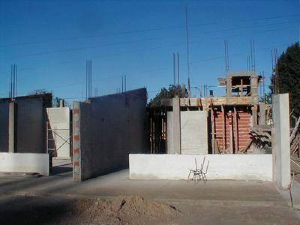 Est� levantada casi en su totalidad la estructura - Avanza muy bien la obra del Jard�n 909