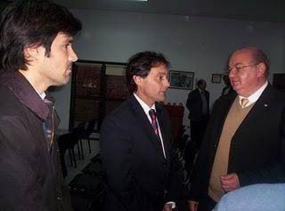 El intendente An�bal Pittelli estuvo ayer en las instalaciones de Henkel