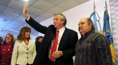 Kirchner visit� Ezeiza en su gira por el Conurbano
