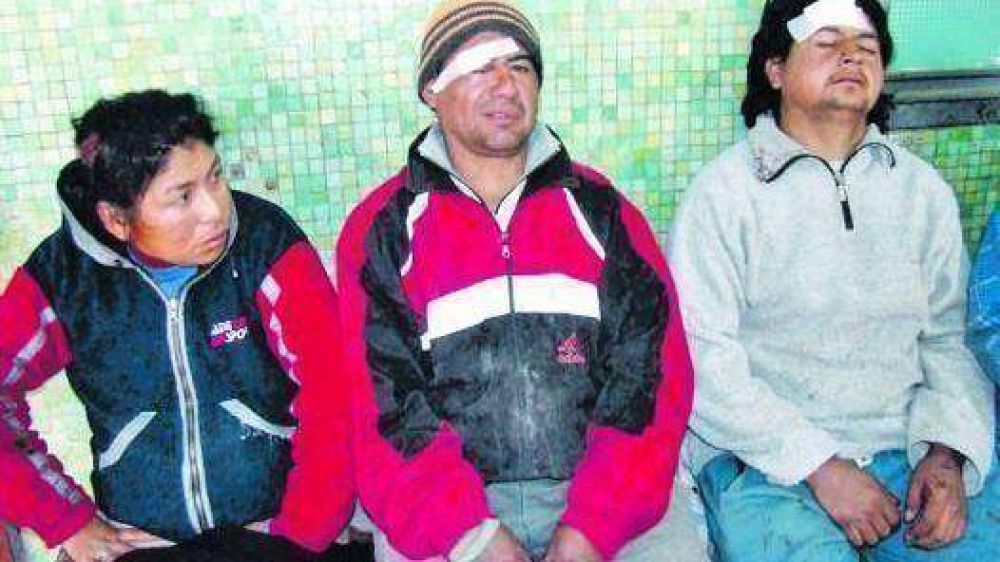 Piqueteros K y ca�eros, enfrentados en una feroz batalla campal en Jujuy
