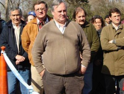 En la inauguraci�n del asfalto, De la Torre se refiri� a la solicitada.
