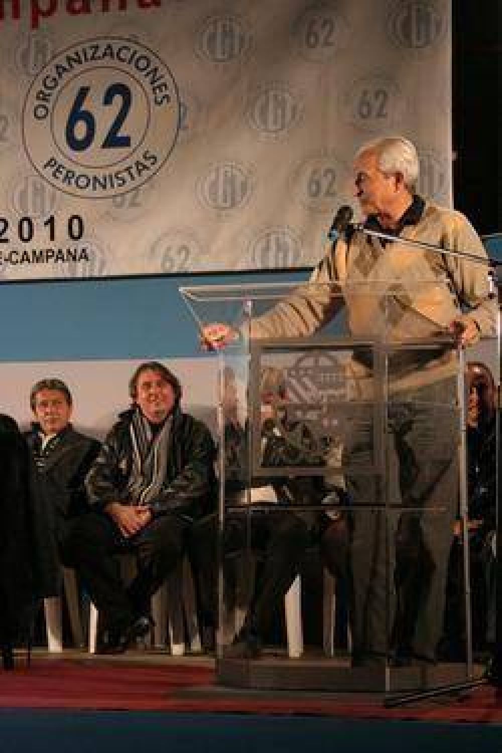 Acto multitudinario: El Ministro de Trabajo Carlos Tomada visit� Campana y disert� sobre la historia del sindicalismo nacional