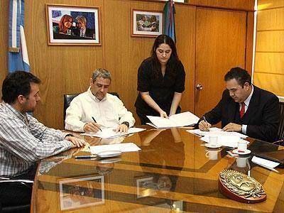  AVELLANEDA | PARA EL A�O PR�XIMO Iniciativa para que los chicos tengan acceso a Internet