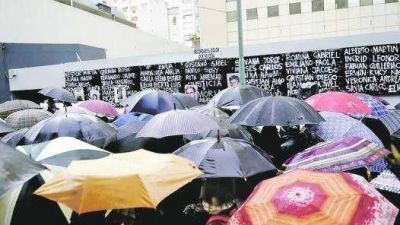 Acto por la AMIA: cr�ticas a los gobiernos y reclamo de justicia