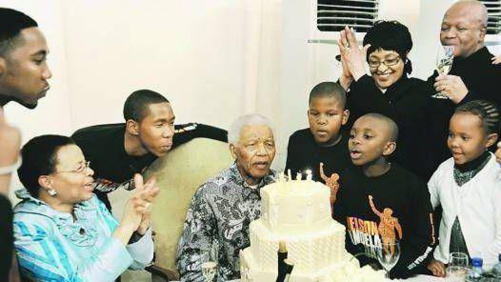 Con homenajes en todo el mundo, Mandela celebr� sus 92 a�os