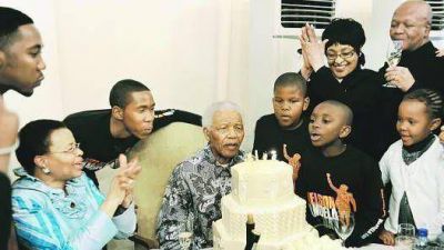 Con homenajes en todo el mundo, Mandela celebr� sus 92 a�os