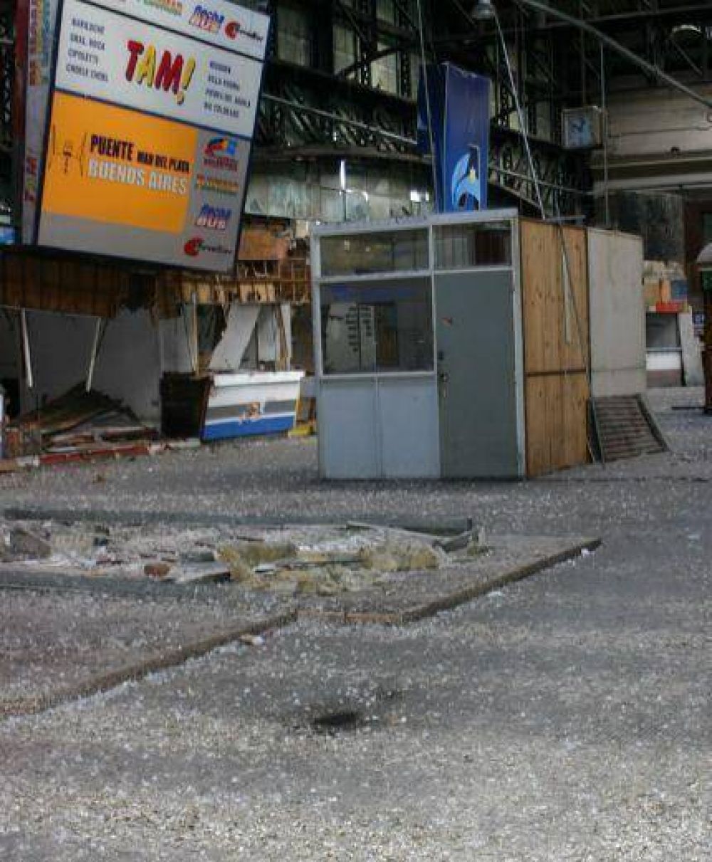 La suciedad y hediondez de la Vieja Terminal es parte de su �patrimonio�