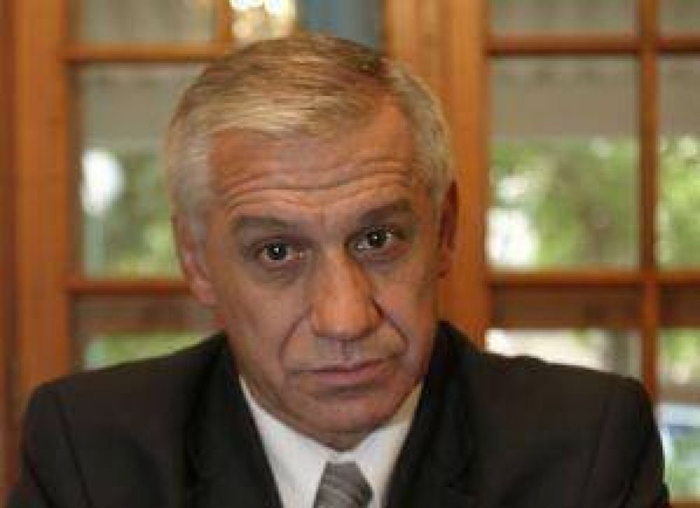 �La gente tiene que confiar en la Polic�a, no debe armarse� 