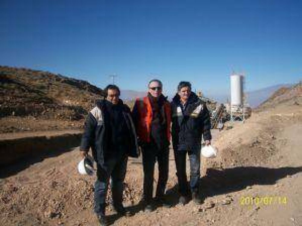 AOMA planea definir convenio laboral con Troy  